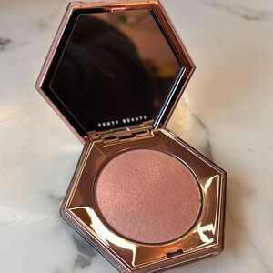 Fenty Diamond Bomb Highlighter